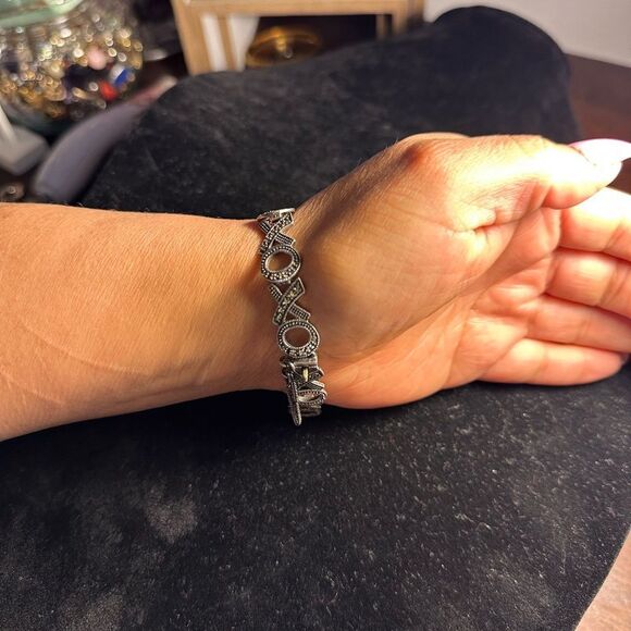 Vintage 925 Sterling Silver Handmade XOXO Bracelet X's and O's Marcasite Design - Picture 6 of 6